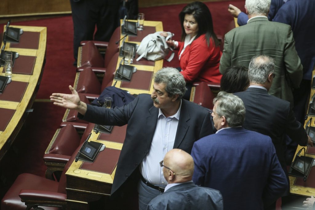 Δεύτερη φορά στη Βουλή η άρση ασυλίας Πολάκη για συκοφαντική δυσφήμιση του Κουρτάκη