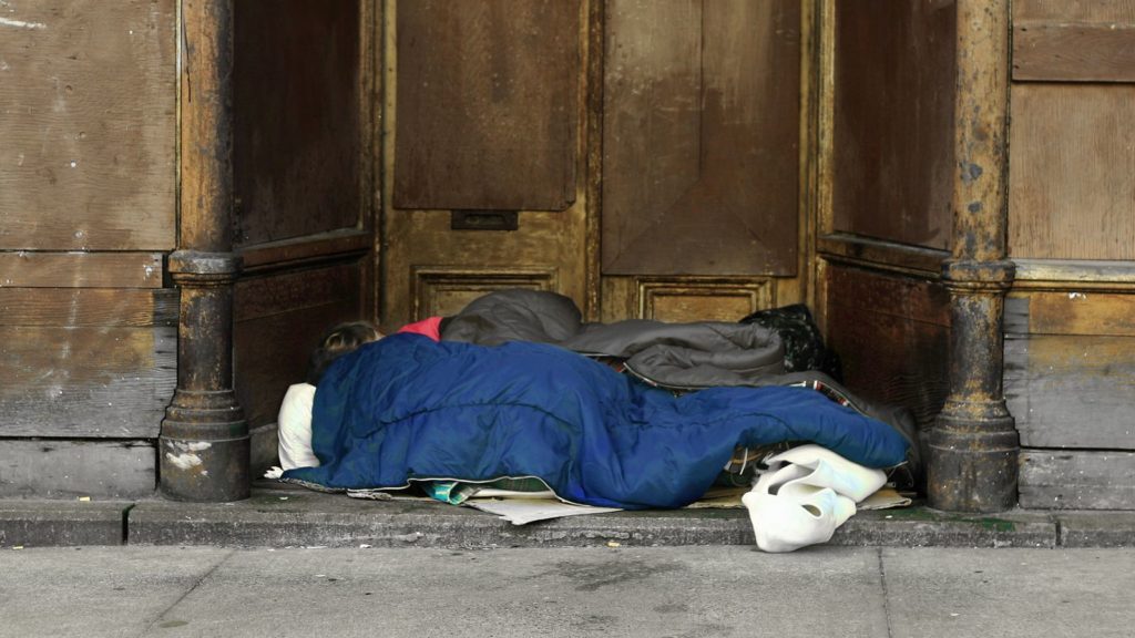 «Δεκάδες Έλληνες ζουν άστεγοι στους δρόμους της Μελβούρνης» (audio)