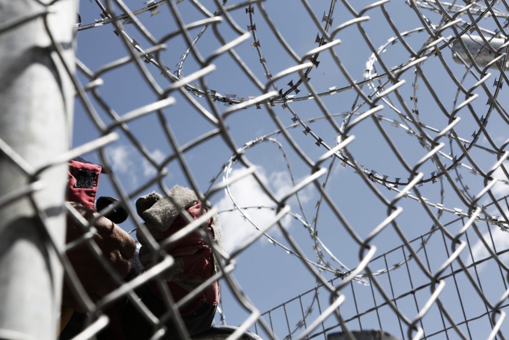 Ζέπελιν στη Σάμο σε συνεργασία με τη FRONTEX – «Απαγορεύονται οι επαναπροωθήσεις»