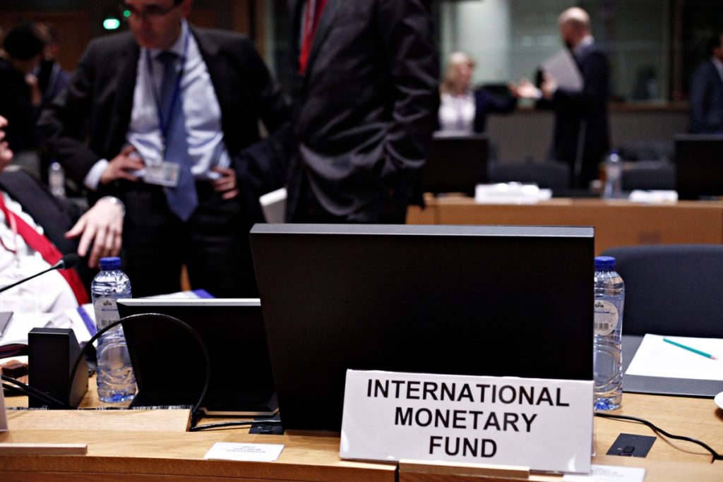 Δημοσιονομικό κενό, περικοπές και περαιτέρω αντεργατικά αιτήματα από το ΔΝΤ