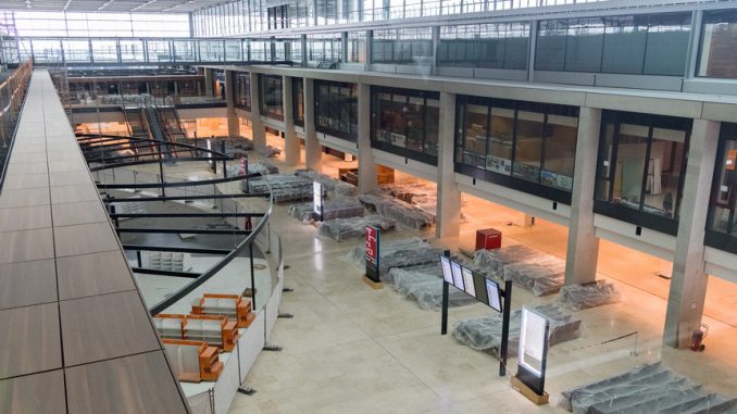 Με καθυστέρηση δεκαετίας και τριπλασιασμό του κόστους «ετοιμάζεται» το αεροδρόμιο του Βερολίνου