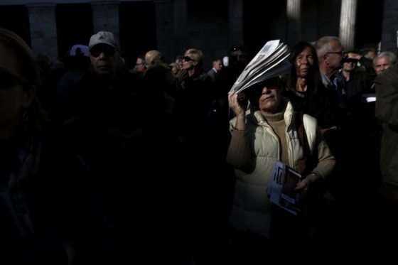 Ψαλίδι στα κοινωνικά επιδόματα για το 2020