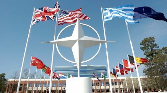 ΝΑΤΟ και ΗΠΑ εντείνουν τη στρατιωτική περικύκλωση της Ρωσίας