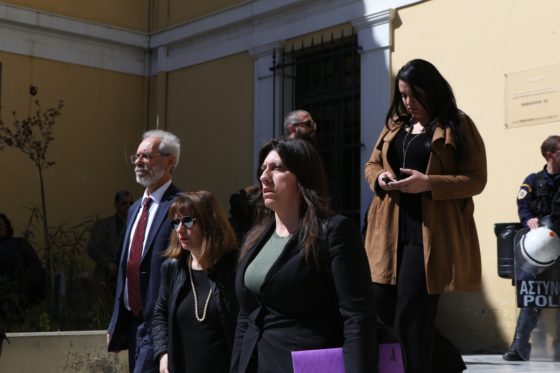 Παρέμβαση της Ζωής Κωνσταντοπούλου για το τροχαίο έξω από τη Βουλή