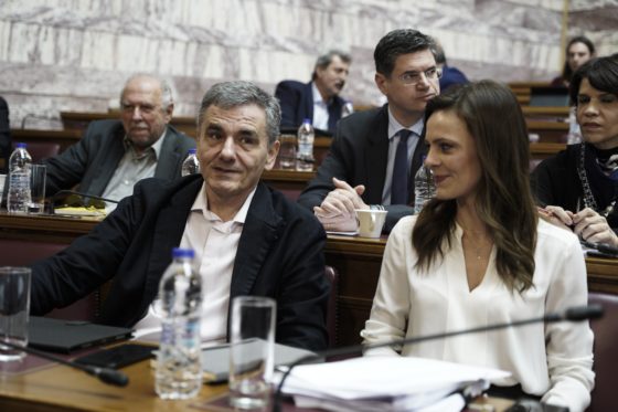 Ο ΣΥΡΙΖΑ ζητά να ανακληθεί η «επιδότηση» γενικευμένων απολύσεων της κυβέρνησης