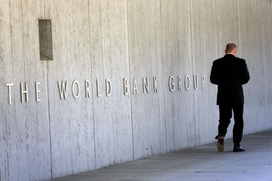 Η Παγκόσμια Τράπεζα προειδοποιεί για «πρωτοφανή» παγκόσμια ύφεση