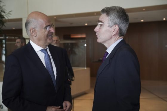 Το ΝΑΤΟ τηρεί ίσες αποστάσεις ανάμεσα σε Ελλάδα – Τουρκία, παρά τις προκλήσεις της Άγκυρας