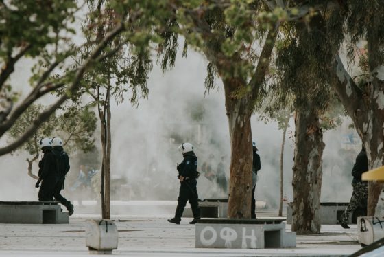 Επίθεση της αστυνομίας σε συνεργασία με ακροδεξιούς εναντίον αντιφασιστών στο Ηράκλειο