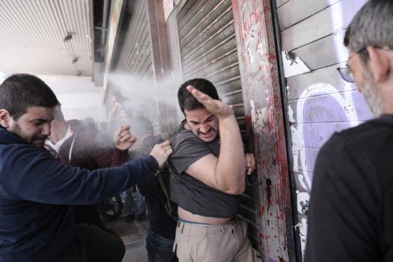 Αστυνομική βία και χημικά κατά της διαδήλωσης των εργαζομένων σε ξενοδοχεία – επισιτισμό – τουρισμό