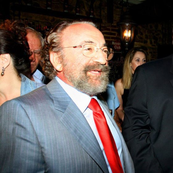 Mια αστική διαμάχη,  ο Καλογρίτσας, o White House, ο Λοβέρδος και στο φόντο η Novartis