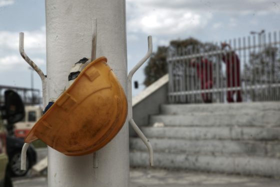 Οκτώ εργάτες στο νοσοκομείο μετά από έκρηξη σε αποστακτήριο στον Τύρναβο