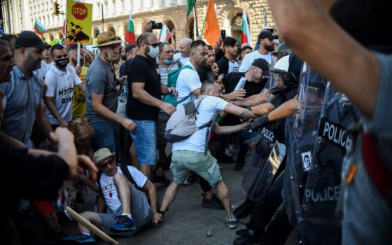 Χιλιάδες διαδηλωτές ενάντια στη βουλγαρική κυβέρνηση
