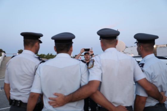 Πρωταθλήτρια διαφθοράς η ΕΛΑΣ, ενώ η αστυνομική αυθαιρεσία επιστρέφει στα επίπεδα του 2012-2013