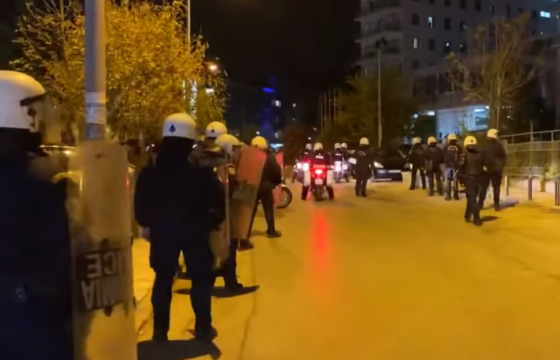 ΜΑΤ και ασφάλεια απέναντι σε συνέλευση εστιακών φοιτητών στη Θεσσαλονίκη για μέτρα προστασίας