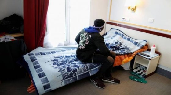 Δημοφιλές ξενοδοχείο του Παρισιού που άδειασε λόγω πανδημίας, φιλοξενεί άστεγους