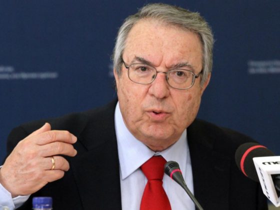 Πρόεδρος ΟΙΕΛΕ: Να απομακρυνθεί ο Μπαμπινιώτης από τη Φιλεκπαιδευτική Εταιρεία