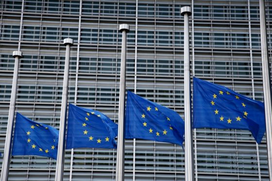 Η Ε.Ε. ετοιμάζει κανονιστικό πλαίσιο – προστάτη της Ελευθερίας του Τύπου – Οι νέοι κανόνες