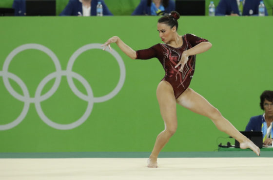 Ιταλίδα αθλήτρια ρυθμικής γυμναστικής μάγεψε υπό τους ήχους του Bella Ciao