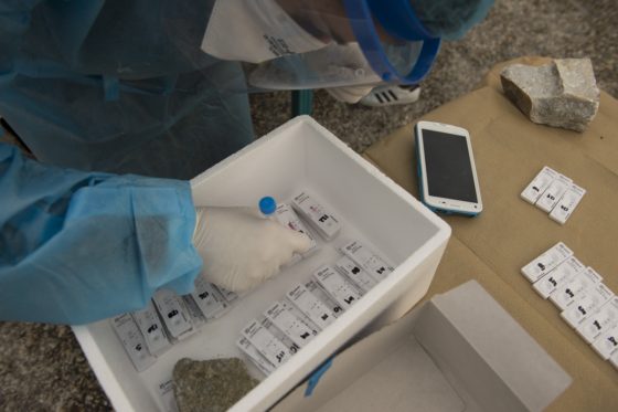 «Τα self-test δεν είναι σοκολάτες για να πωλούνται σε σουπερμάρκετ» αναφέρει η Πανελλήνια Ομοσπονδία Σωματείων Ιδιωτικής Πρωτοβάθμιας Υγείας