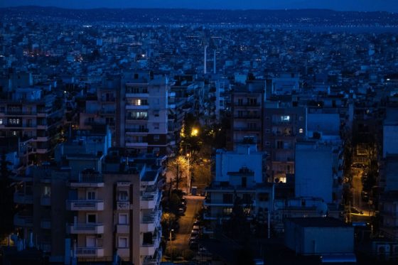 Υψηλότερες αυξήσεις πίσω από τους καθησυχασμούς Σταϊκούρα για τον ΕΝΦΙΑ