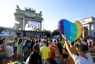 Πολύχρωμη Ημέρα Υπερηφάνειας με Prides σε πολλές πόλεις του κόσμου