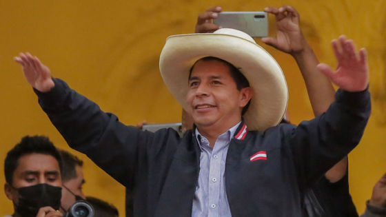 Ανακοίνωσε επίσημα τη νίκη του στο Περού ο Πέδρο Καστίγιο