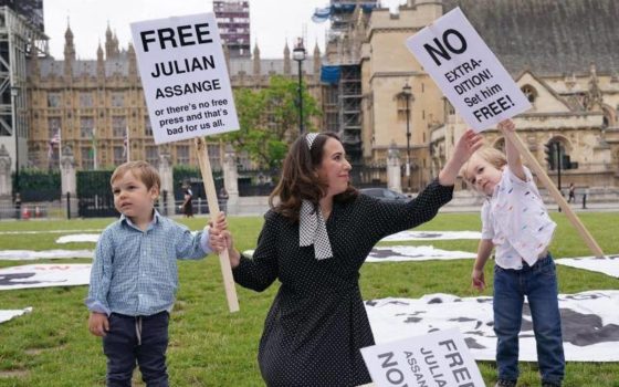 «Απογοητευτική» η παρατεινόμενη φυλάκιση του Τζούλιαν Ασάνζ, λέει ο Αυστραλός Πρωθυπουργός