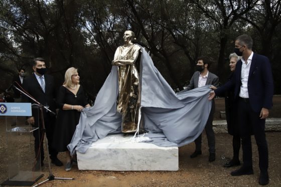 Το άγαλμα της Μαρία Κάλλας γίνεται πανευρωπαϊκός περίγελος