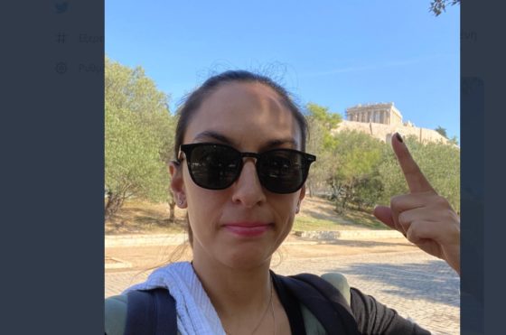 Ρεπόρτερ των NYT εκθέτει Μενδώνη: «Χαλασμένος ο ανελκυστήρας της Ακρόπολης»