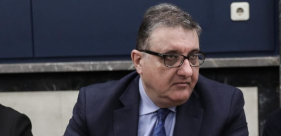 Εξαδάκτυλος και Βατόπουλος αδειάζουν την κυβέρνηση: «Δεν εισηγηθήκαμε ποτέ rapid σε εμβολιασμένους»