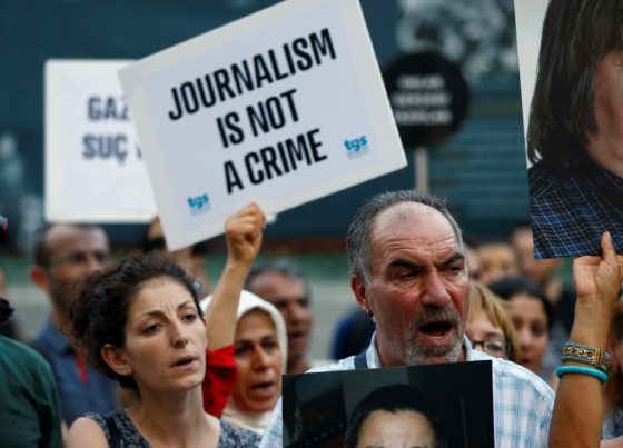 Παρακολουθήσεις δημοσιογράφων, κλίμα φόβου στους πολίτες, ενοχλητικά εκκωφαντική ησυχία του δημοσιογραφικού κλάδου