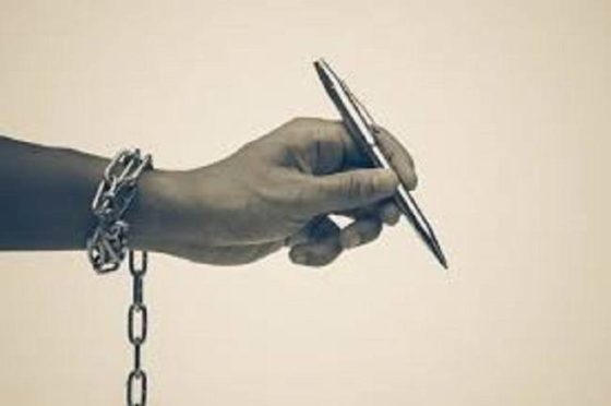 Διώξεις κατά δημοσιογράφων – «Αυτές είναι λογικές αυταρχικών καθεστώτων που βασικός εχθρός τους είναι η ερευνητική δημοσιογραφία»