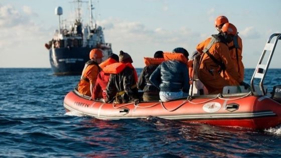 Ιταλία: Αγνοούνται 3 άνθρωποι μετά τη διεμβόλιση βάρκας από λιβυκό αλιευτικό