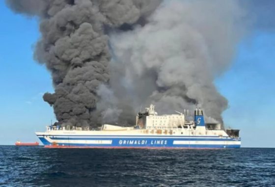 Euroferry Olympia: Συνεχίζονται οι έρευνες για τους 10 αγνοούμενους – «Ελλιπές» είχε κριθεί το εγχειρίδιο πυρασφάλειας του πλοίου