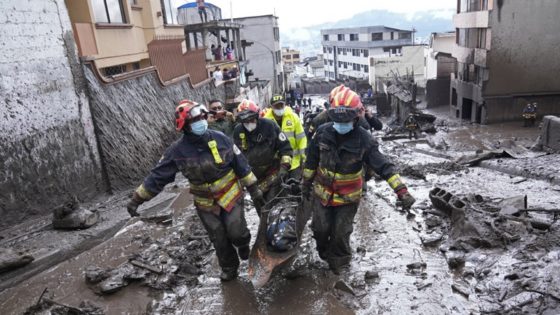 Αυξάνεται ο τραγικός απολογισμός από τις πλημμύρες στον Ισημερινό