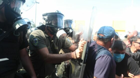 Προκήρυξη 24ωρης απεργίας του ΕΚΘ μετά το όργιο αστυνομικής βίας σε βάρος των εργαζομένων της Μαλαματίνας