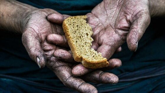 Yπερδιπλασιάστηκε ο αριθμός των ανθρώπων που είναι αντιμέτωποι με την πείνα – «828 εκατ. άνθρωποι πέφτουν για ύπνο πεινασμένοι»