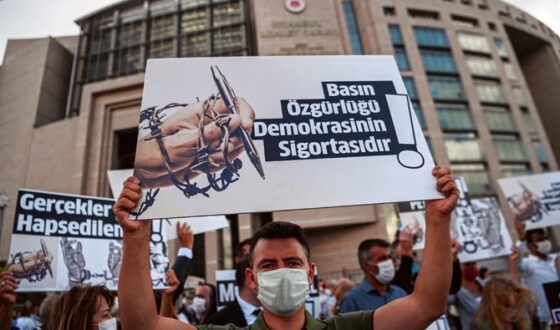 Τουρκία: Φυλάκιση έως και 3 έτη αν αναπαράγεις… «fake news» – «Μαύρη μέρα για την ελευθερία της έκφρασης», λέει η Διεθνής Αμνηστία