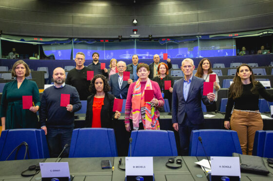 Μουντιάλ-Κατάρ: Η Ευρωομάδα της Αριστεράς βγάζει κόκκινη κάρτα