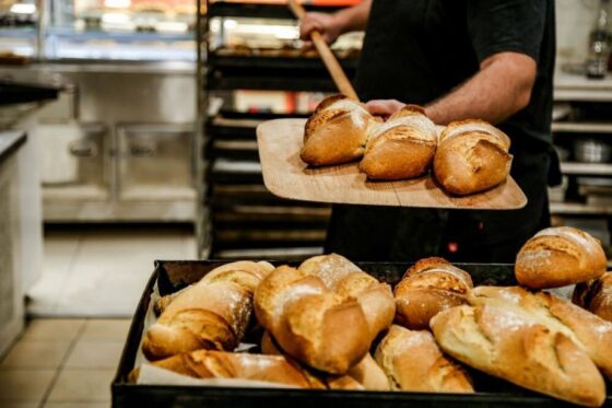 Eίδος πολυτελείας κινδυνεύει να γίνει το ψωμί – 10% αυξήθηκε η τιμή στα άλευρα