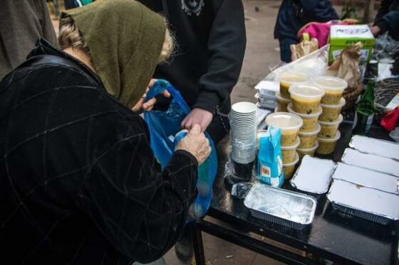 Συλλογική Κουζίνα ElChef: «Στηρίξτε μας για να συνεχίσουμε να προσφέρουμε φαγητό στους ανθρώπους μας»