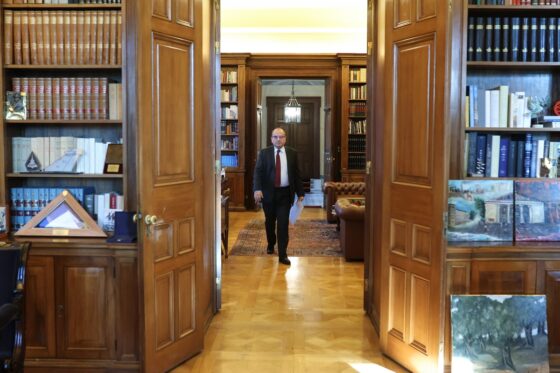 Σκάνδαλο υποκλοπών: «Αδειάζει» κυβέρνηση και πρόεδρο της Βουλής ο πρόεδρος της ΑΔΑΕ