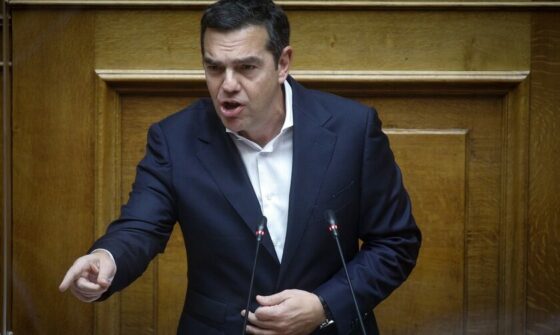 Σε εξέλιξη η μάχη των πολιτικών αρχηγών: «Ο ελληνικός λαός περιμένει απαντήσεις  – Αν δε δοθούν είναι ομολογία ενοχής», επιμένει ο Τσίπρας