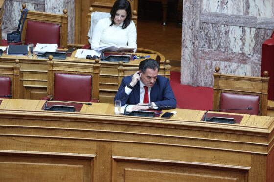 Aδ. Γεωργιάδης: «Ο ΣΥΡΙΖΑ κλείνει το μάτι στους ναζί» – Για «άθλιο συμψηφισμό» κάνει λόγο ο Ζαχαριάδης