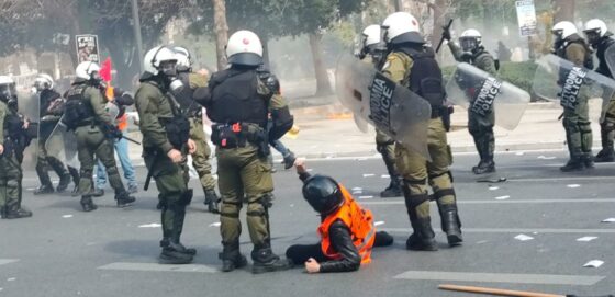 ΣΥΡΙΖΑ για απρόκλητη αστυνομική επίθεση στην πορεία για τα Τέμπη: «Επικίνδυνος για τους πολίτες ο Μητσοτάκης»