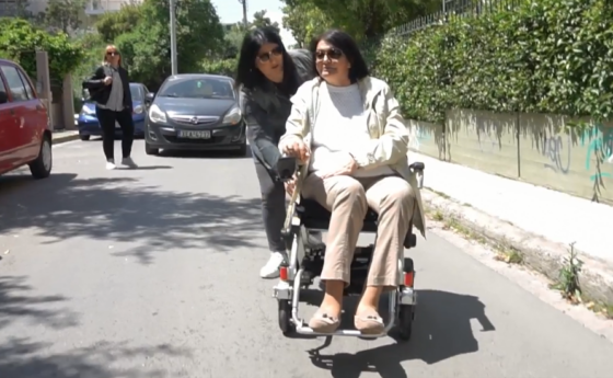 Μίνι ντοκιμαντέρ «για τα εμπόδια που ορθώνονται απέναντι στα άτομα-δημότες με περιορισμένη κινητικότητα» από το «Φυσάει Κόντρα»
