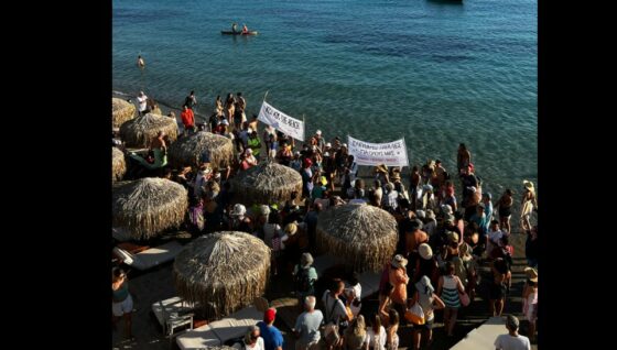 Συνεχίζεται ο αγώνας για ελεύθερες παραλίες στην Πάρο – Νέα παρέμβαση από την Κίνηση Πολιτών Πάρου για τις Παραλίες