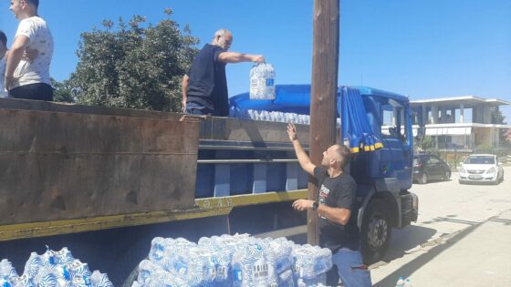Nερά στους πλημμυροπαθείς από το Σωματείο Εργαζομένων ΕΥΑΘ – «Όταν η αλληλεγγύη έρχεται, η καταστροφή  μετριάζεται»