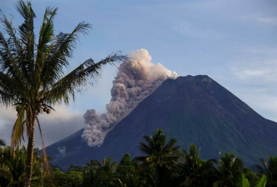 Ινδονησία: Εξερράγη το ηφαίστειο Μεράπι – Νεκροί 11 ορειβάτες και δεκάδες αγνοούμενοι