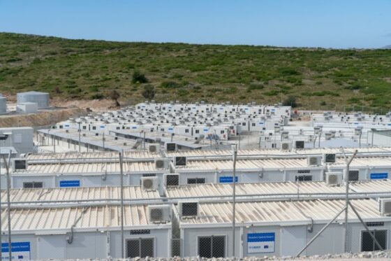 Με επίκαιρη ερώτηση φέρνει ο ΣΥΡΙΖΑ τις άθλιες συνθήκες στο προσφυγικό camp της Σάμου